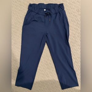 Lululemon on the fly pant 23” luxtreme